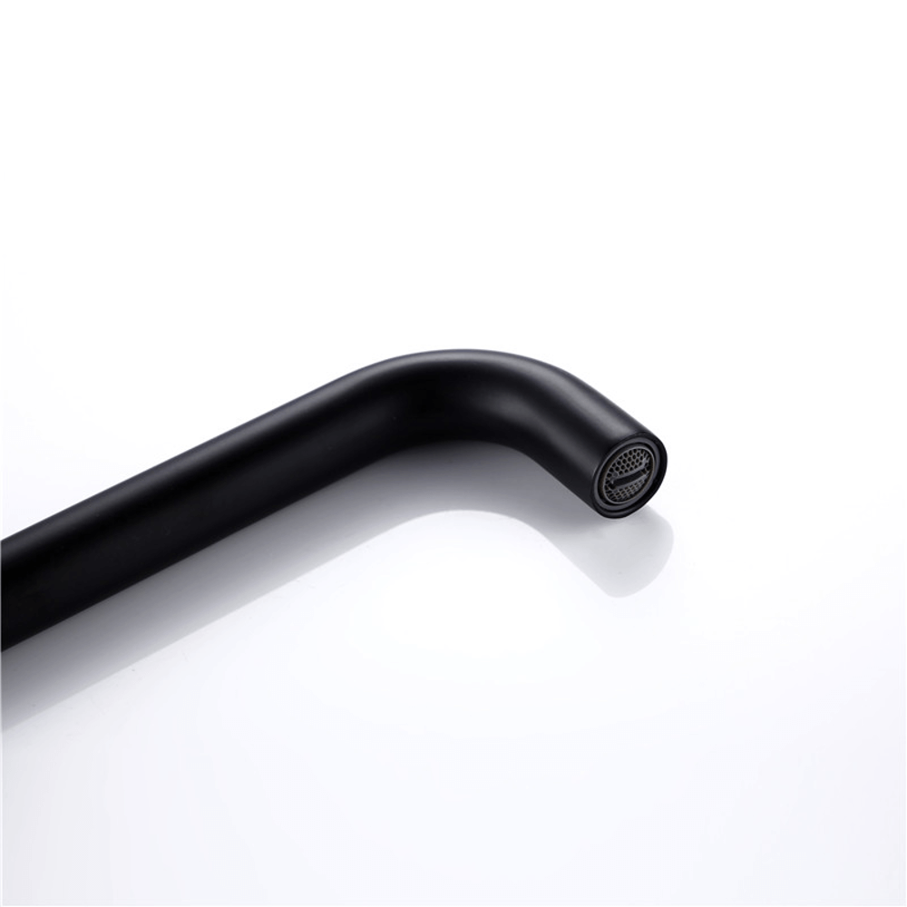 Draven Massivt Messing Køkkenhane Moderne Design Holdbar og Elegant