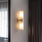 Liora | Moderne Alabaster- und Metall-Wandlampe, Schwarz oder Gold | Deretia