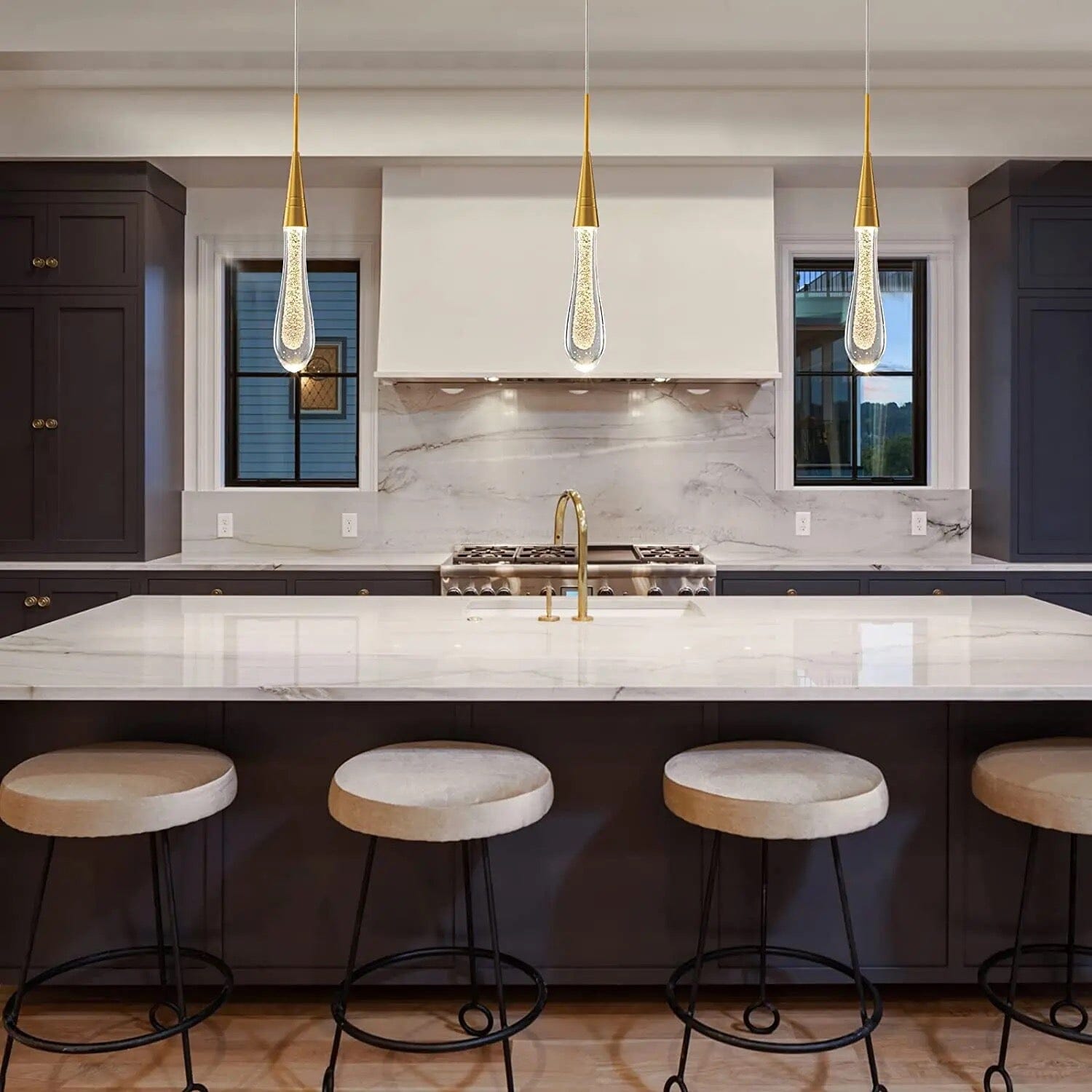 Aurelia Golden Droplet Pendelleuchte mit Kristalleffekt | Deretia