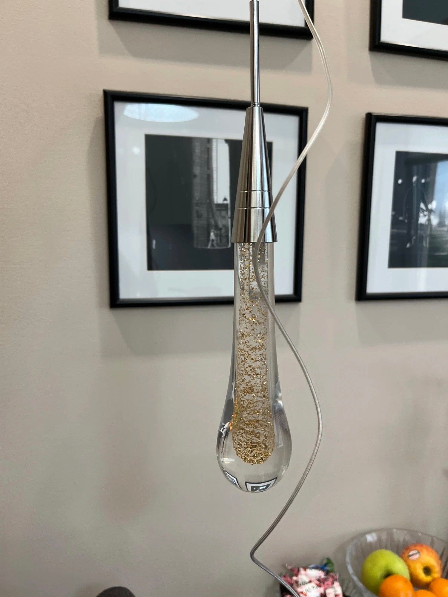 Aurelia Golden Droplet Pendelleuchte mit Kristalleffekt | Deretia