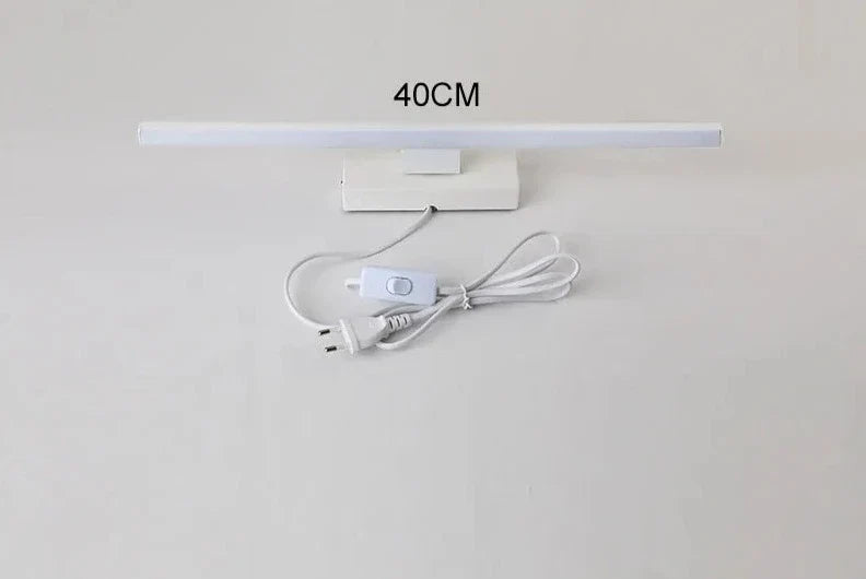 Lámpara de Pared LED LumaNord con Brazo Ajustable y Enchufe Incorporado